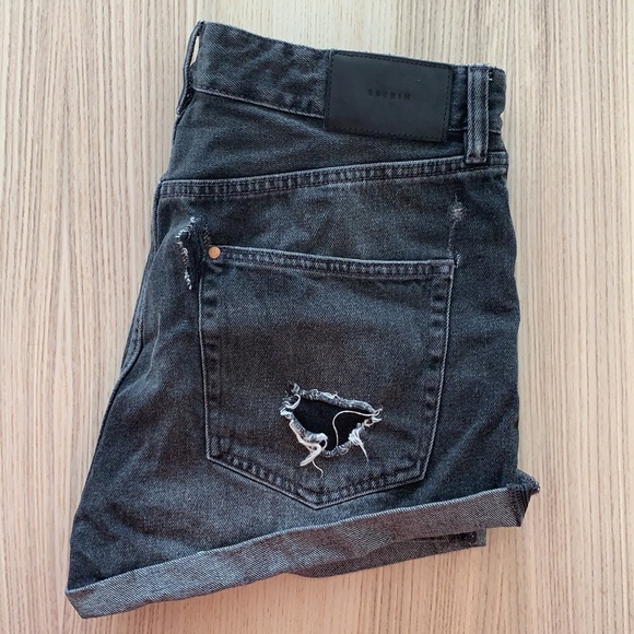 H&M Denim faded black jean shorts - Picture 7 of 7